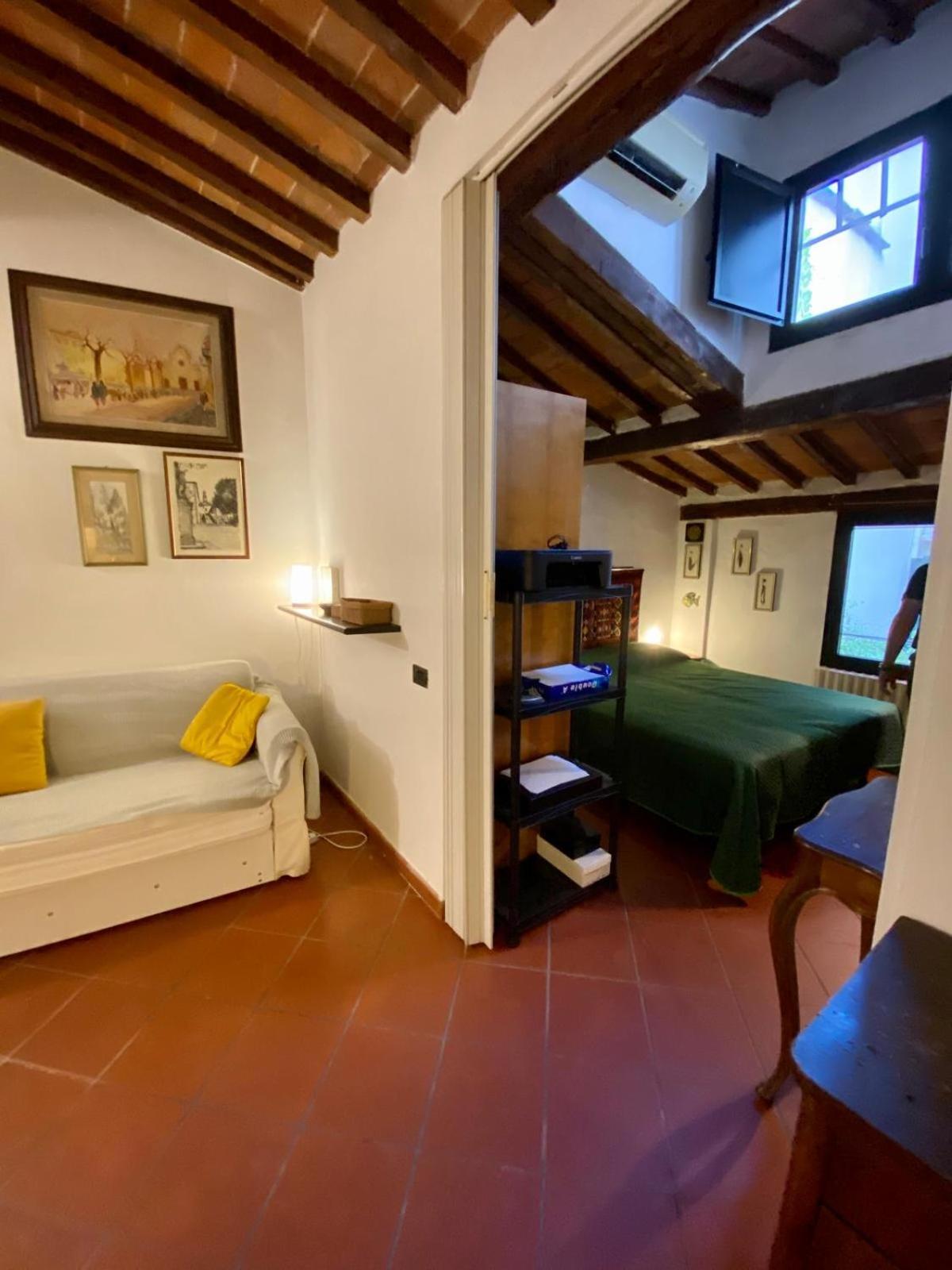 Cozy In The Oltrarno Area Apartment
