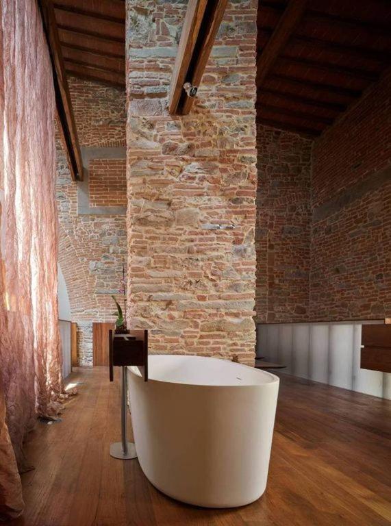 750 Eur - Unique Design 4 Bed Apartment Apartment Florence