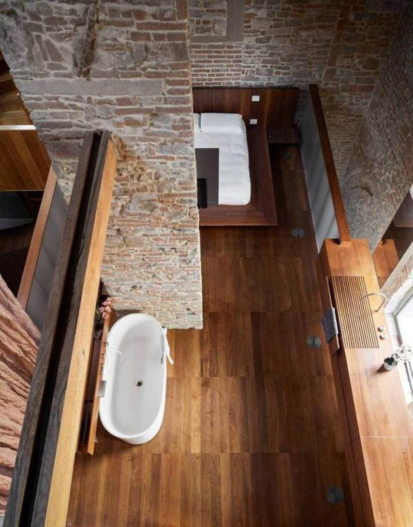 Apartment 750 Eur - Unique Design 4 Bed Apartment *