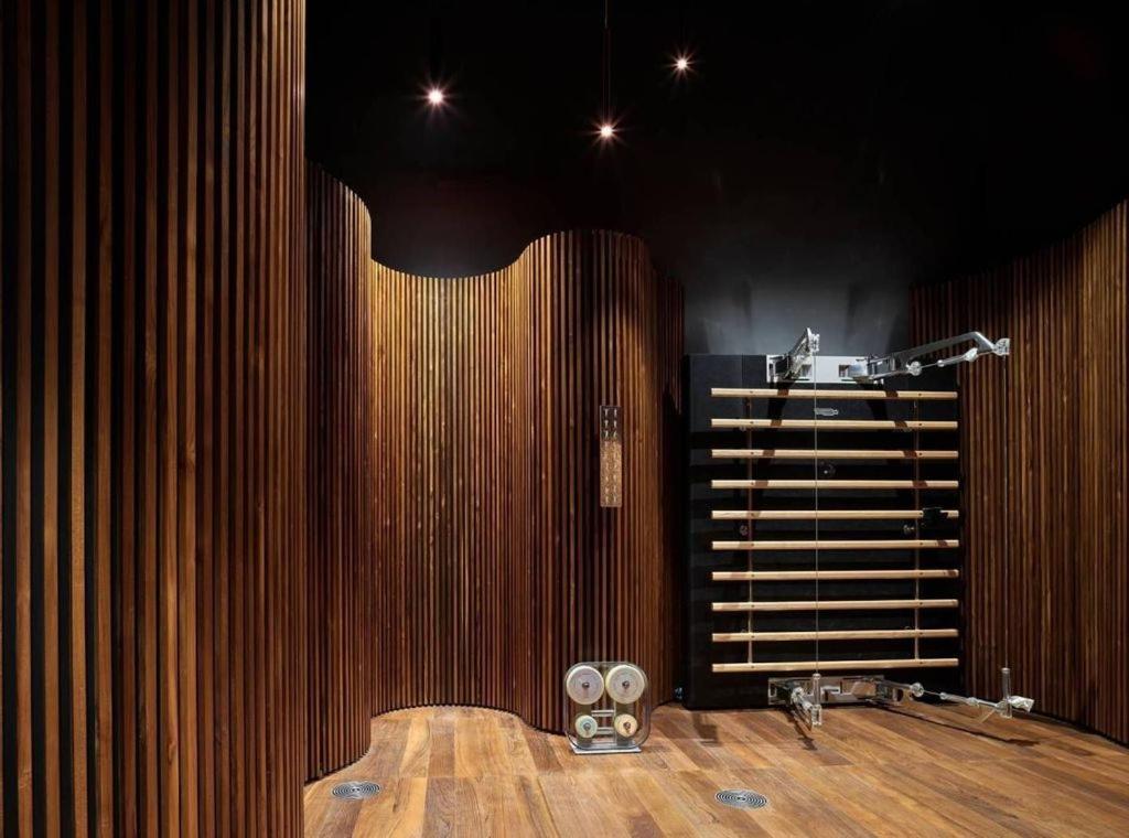 750 Eur - Unique Design 4 Bed Apartment Florence