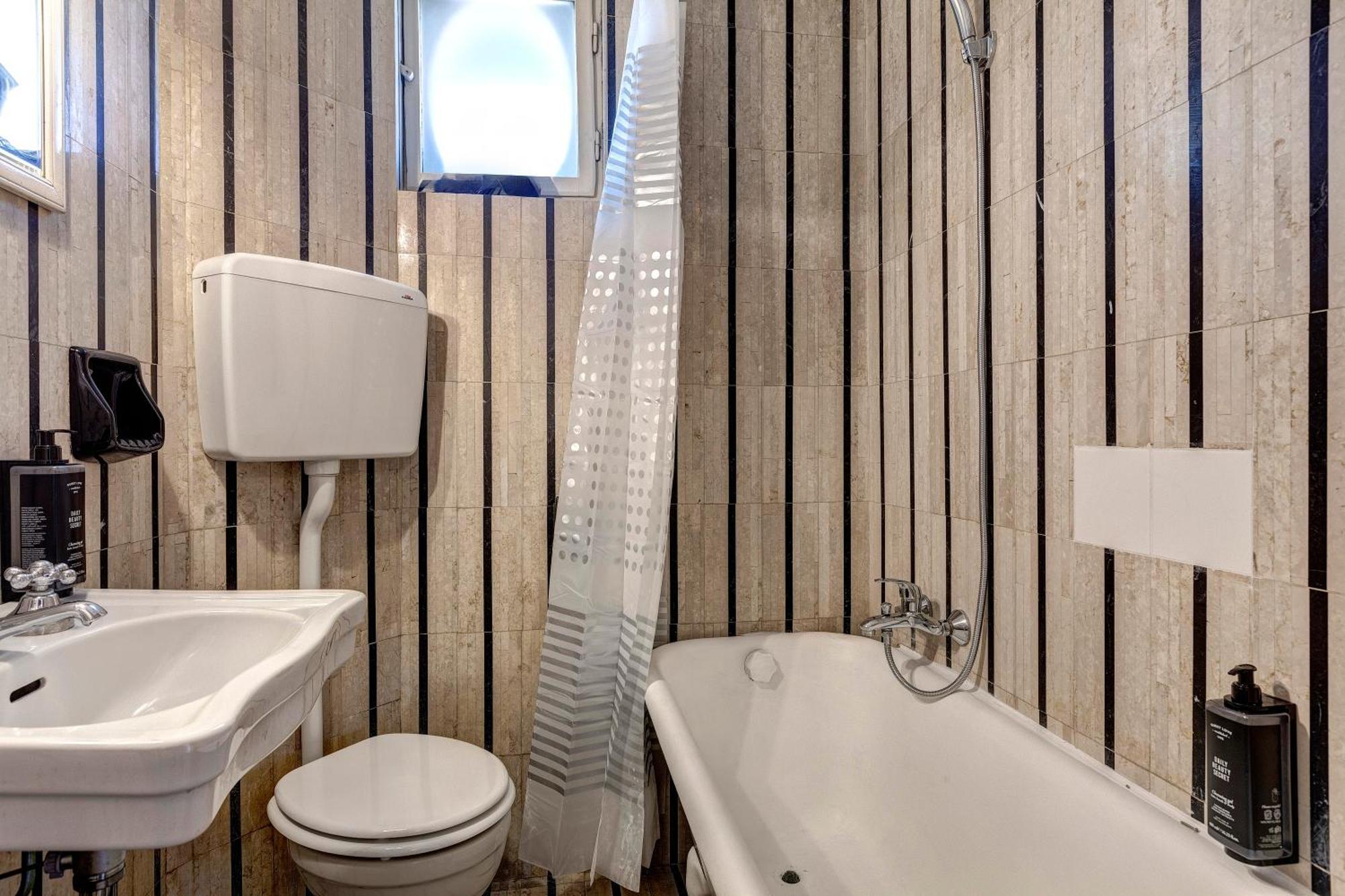 Palestro By Mamo *