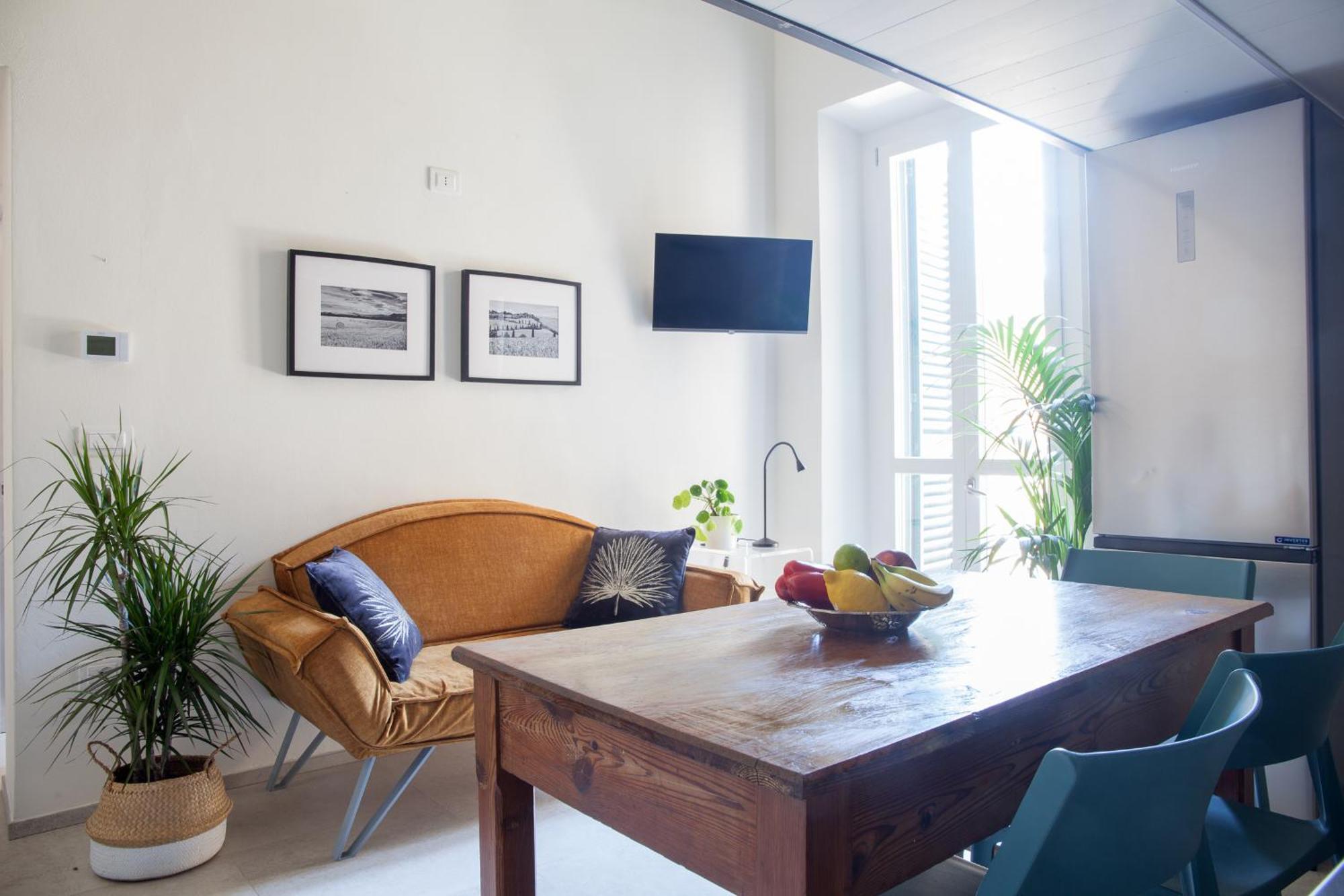 Bright Terrace Loft In Center