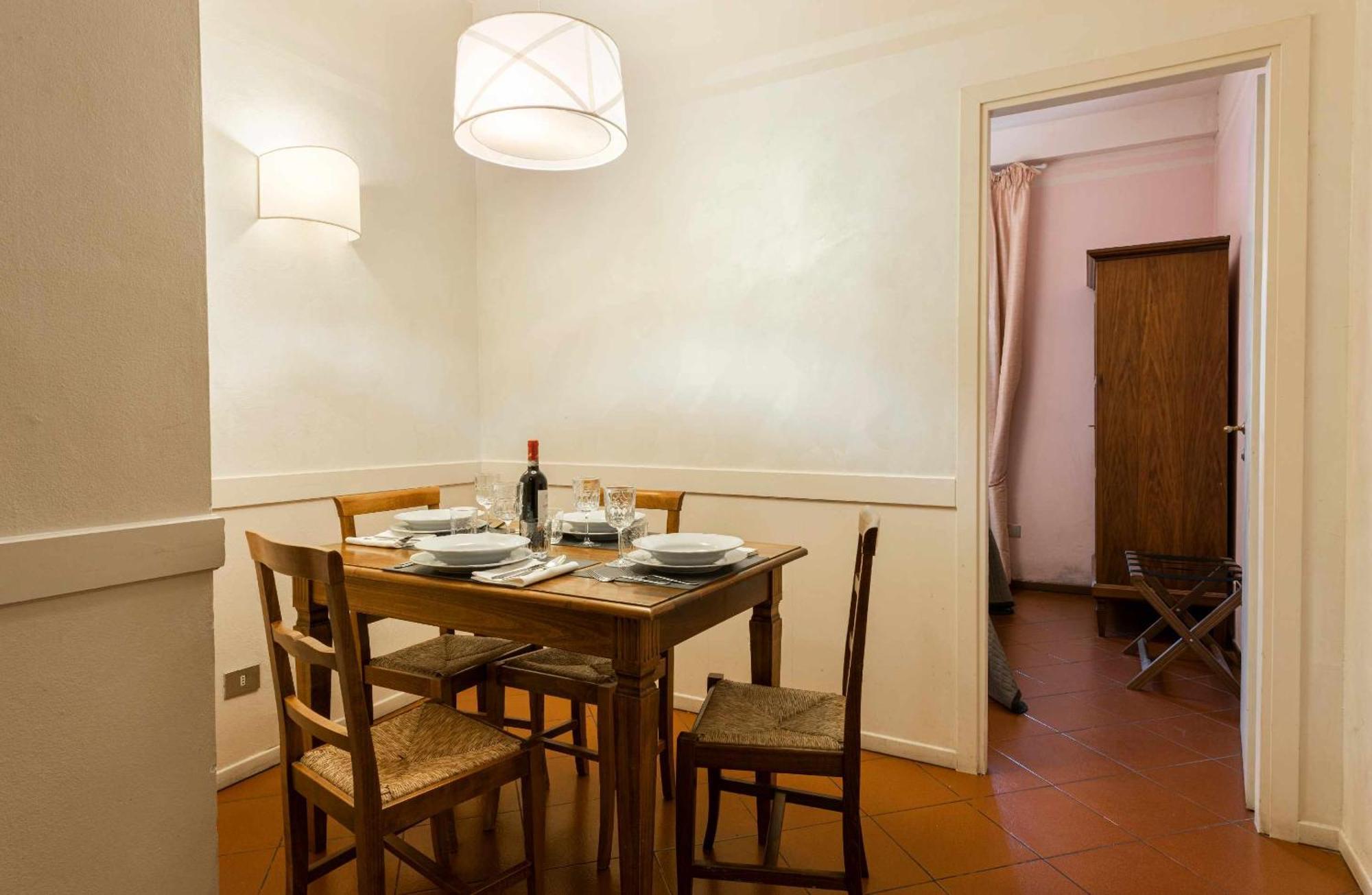 Florence- Ariento Bacco 3bdr San Lorenzo Apartment