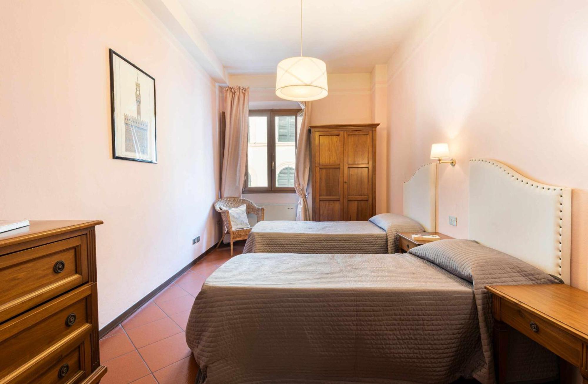 Apartment Florence- Ariento Bacco 3bdr San Lorenzo Florence