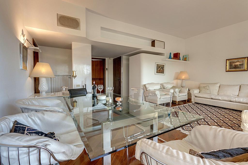 Apartment Lungarno Colombo *