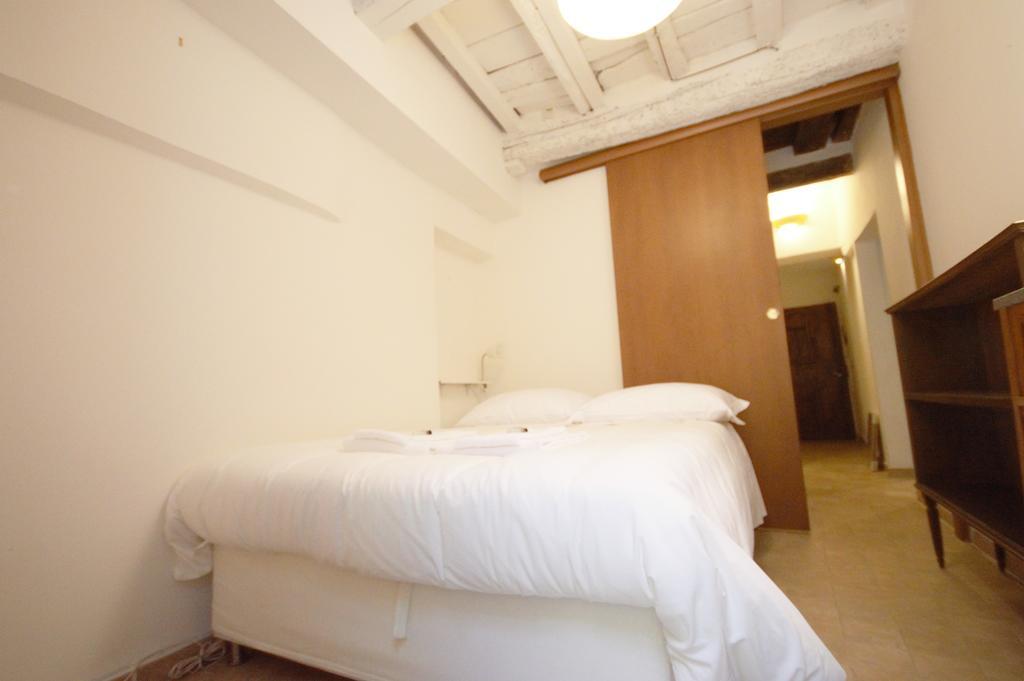 Sant'antonino Apartment *