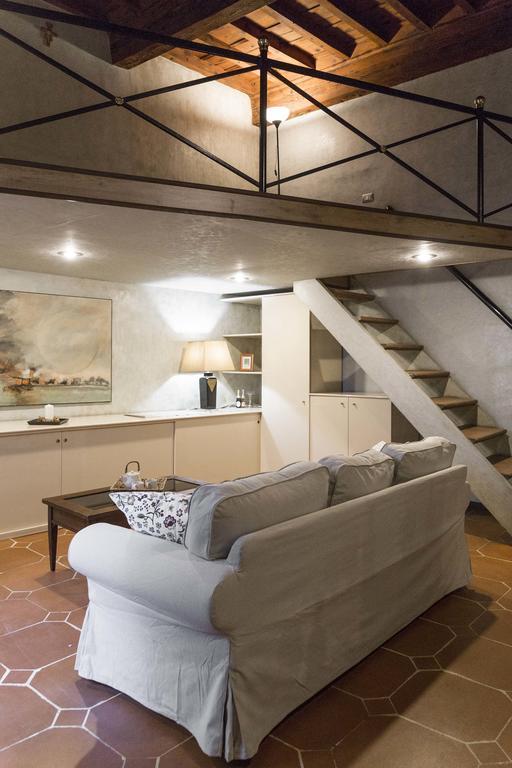 Frescobaldi Apartment