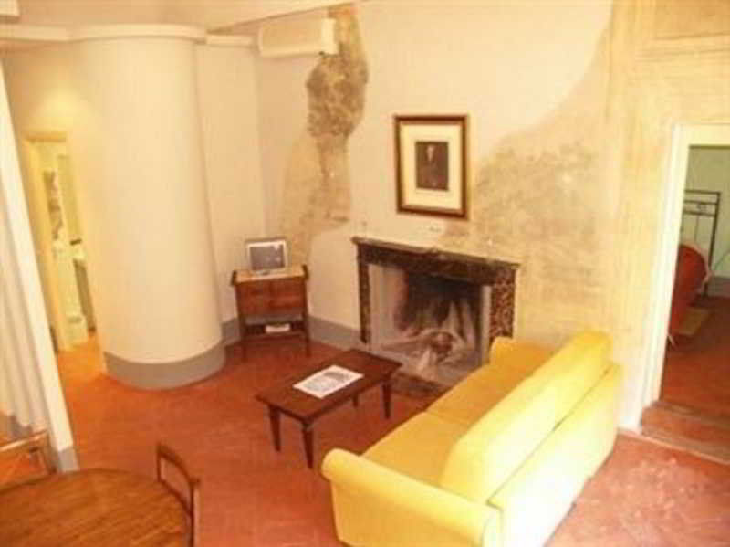 One World Apartments Hotel 3*