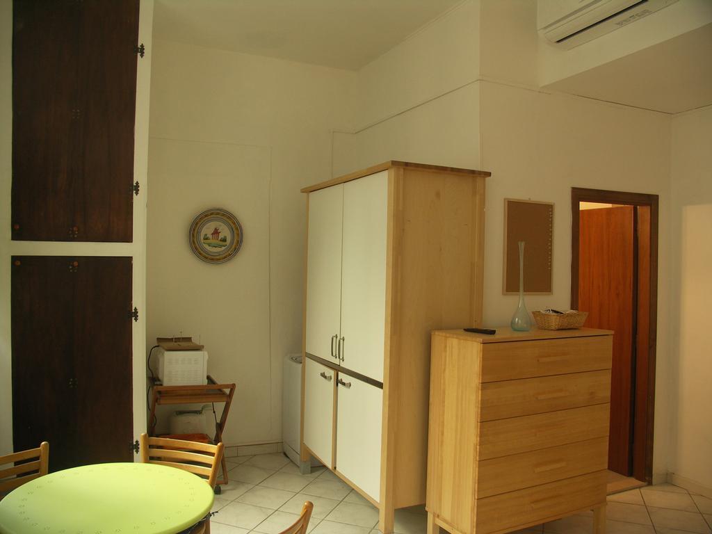 One World Apartments Hotel