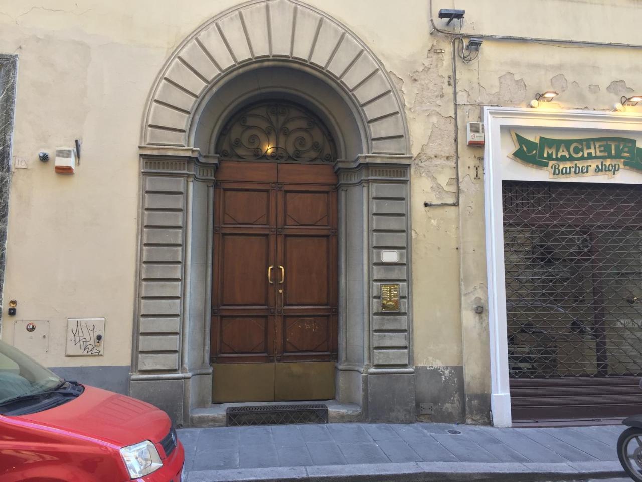 Apartment Piazza Goldoni Studio In The Heart Of