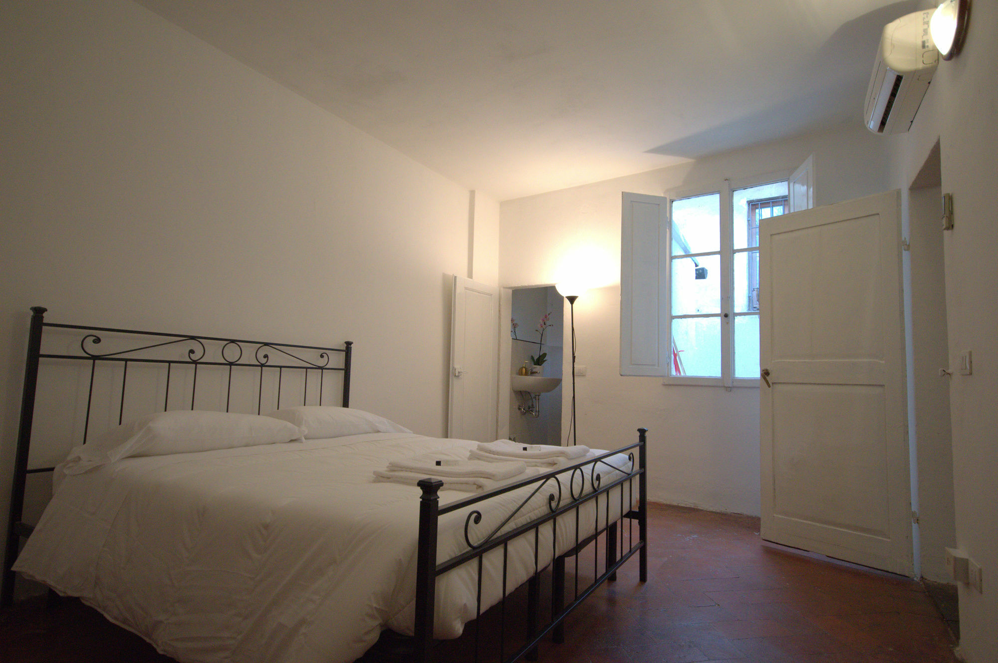 Prestige House Arno River *
