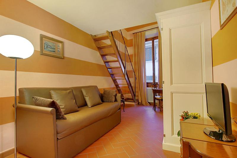 One World Apartments Hotel 3*