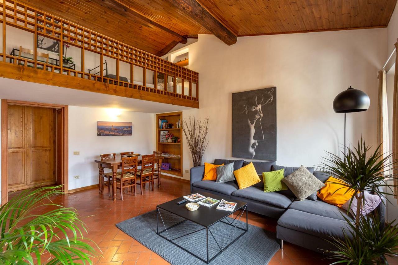 Via Ricasoli Next To Accademia Florence