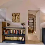 NeriLuxurySuite