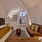 NeriLuxurySuite
