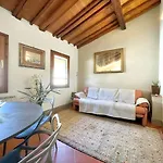 Charming Apartment In The Very Heart Of Florence