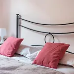 Sant\'Ambrogio Charming Apartment
