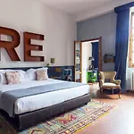 Soprarno Suites