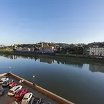 Luxury River View Apartment By Mmega