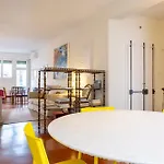 Pitti Deluxe Apartment