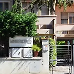 Miniresidence