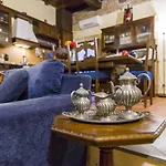 Florence Ariento Romantic Apartment