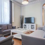 Modern & Stylish Oberdan