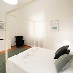 Apo2 Deluxe 2Bdr Family Apartment By Ponte Vecchio