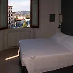 In Florence Apartments