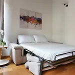 La Casa Di Lo, Bright Apartment San Lorenzo Mkt