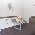 Rental In Rome Rosselli Palace Deluxe 3 Apartment