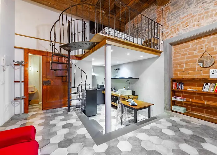 Florence Oltrarno Duplex Apartment