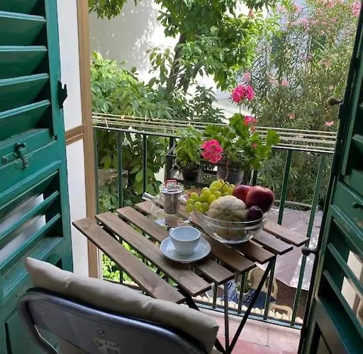 The Florentine House, Spontini 60