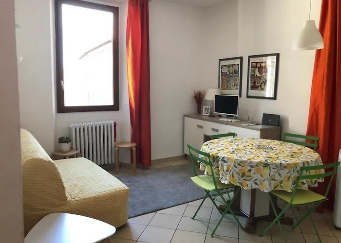 Serragli House