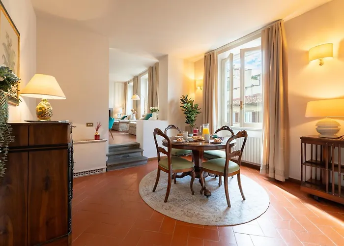 Via Panzani 16, 3Th Floor - Antonella - Elegant & Spacious, 3-Bedroom In Historic Center