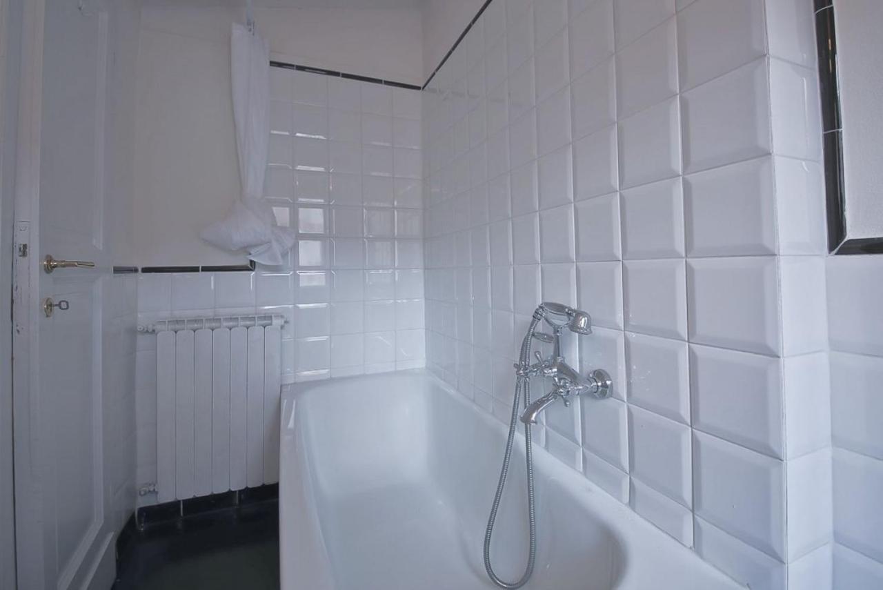 Maggio White Apartment