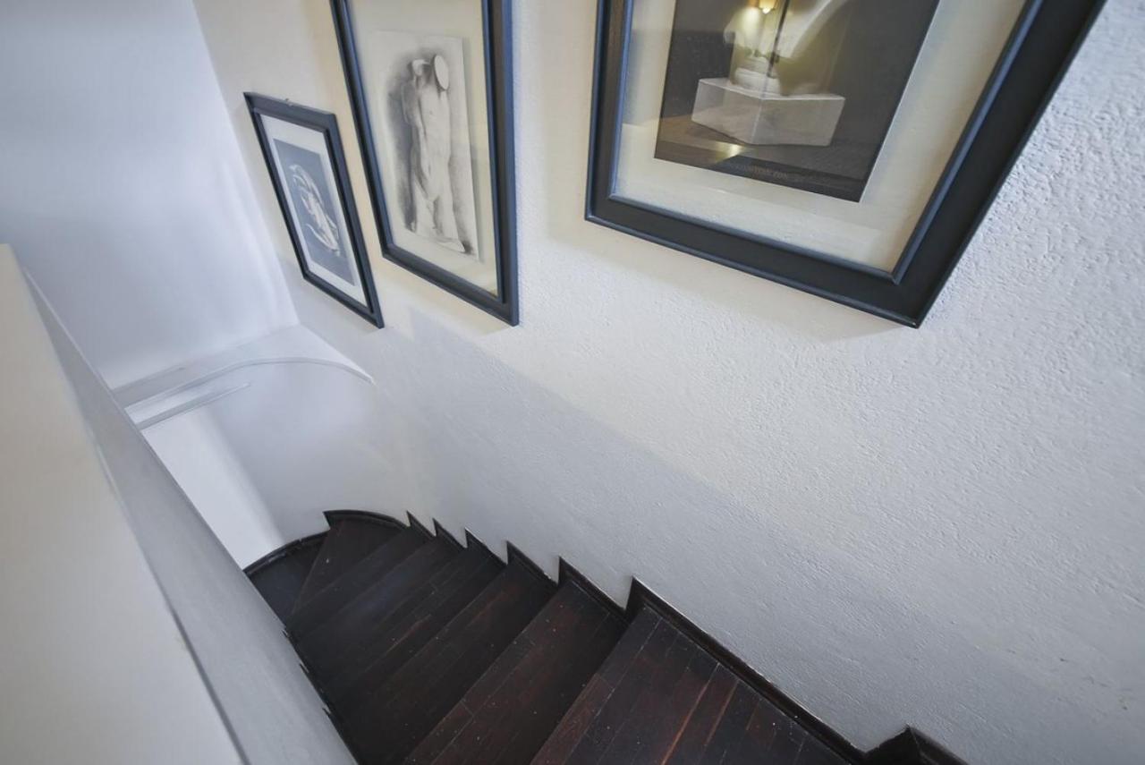 Maggio White Apartment