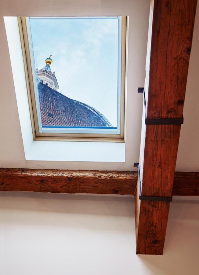 The Flora And Florian - The Feeling Of Touching The Duomo Apartment