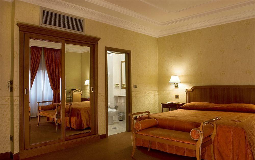 Strozzi Palace 4* Florence