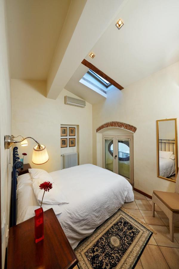 The Flora And Florian - The Feeling Of Touching The Duomo Apartment