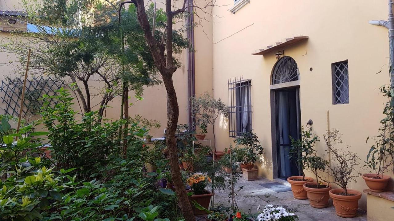 Cynthia's Garden - With Private Garden In Santa Croce Apartment
