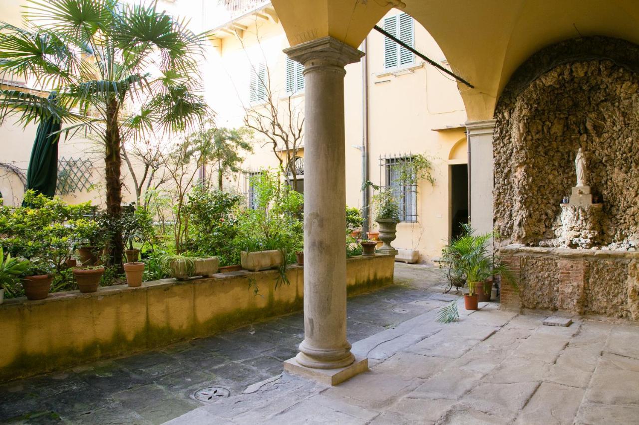 Cynthia's Garden - With Private Garden In Santa Croce