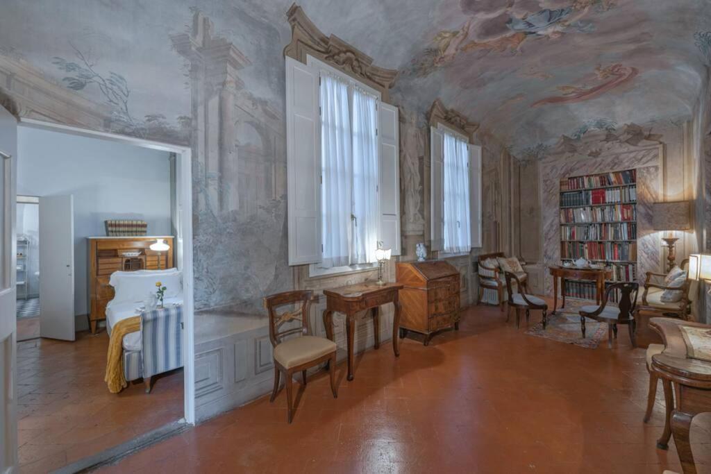 Aldobrandini Historic Apartment