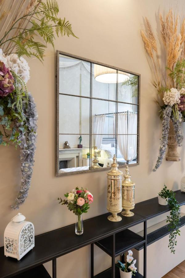 - Piazza San Lorenzo Apartment