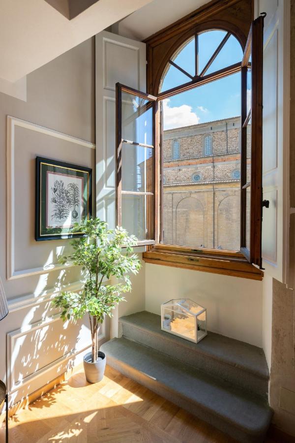 - Piazza San Lorenzo Apartment