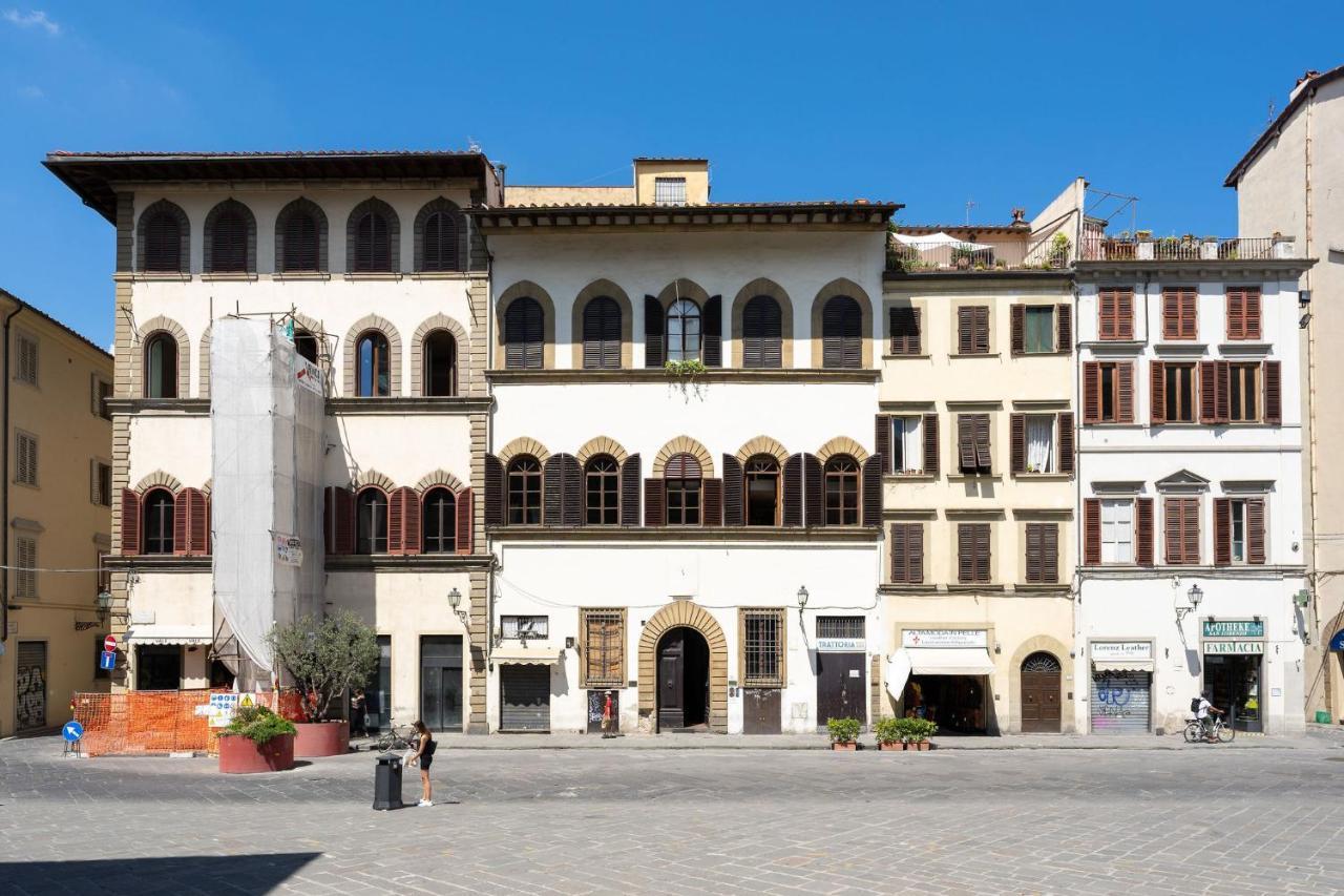 - Piazza San Lorenzo