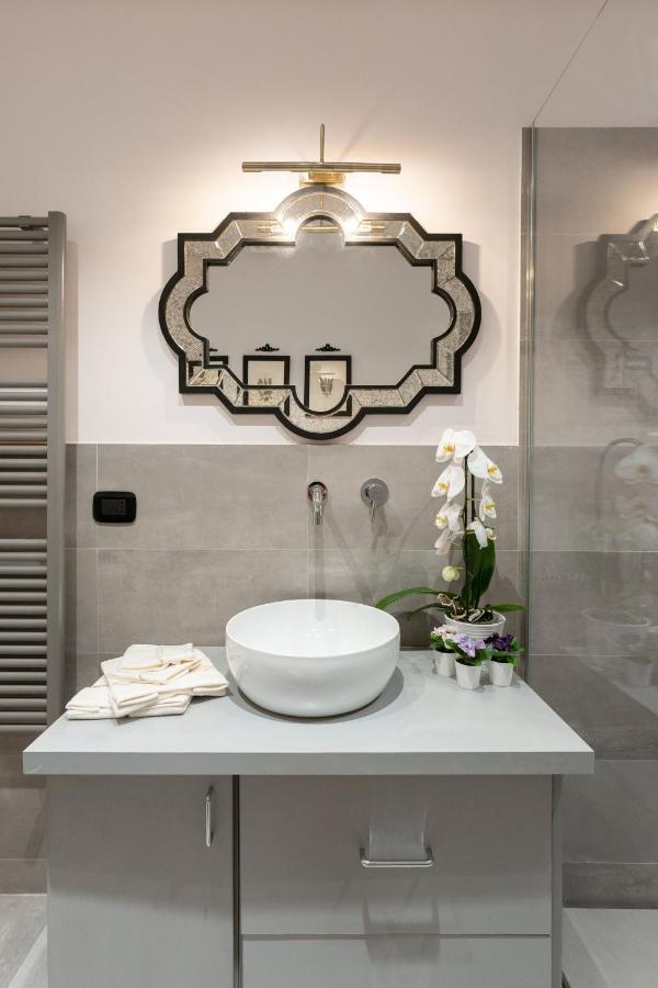 - Piazza San Lorenzo Apartment