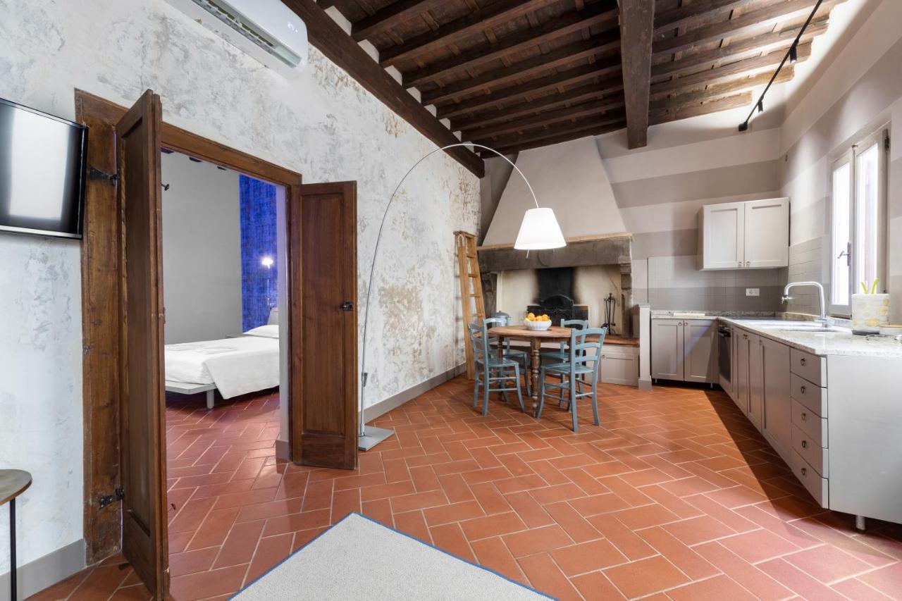 Santa Trinità Industrial Flat *
