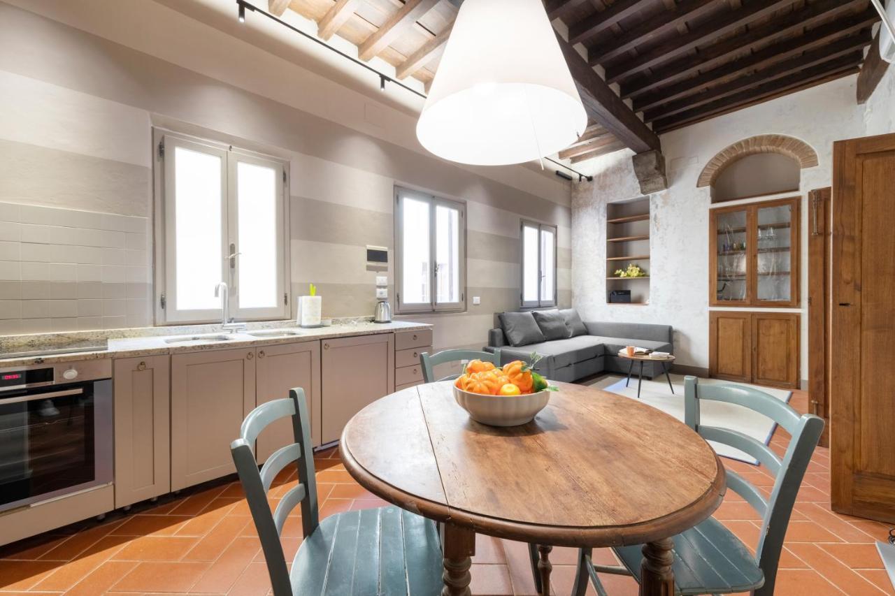 Santa Trinità Industrial Flat *