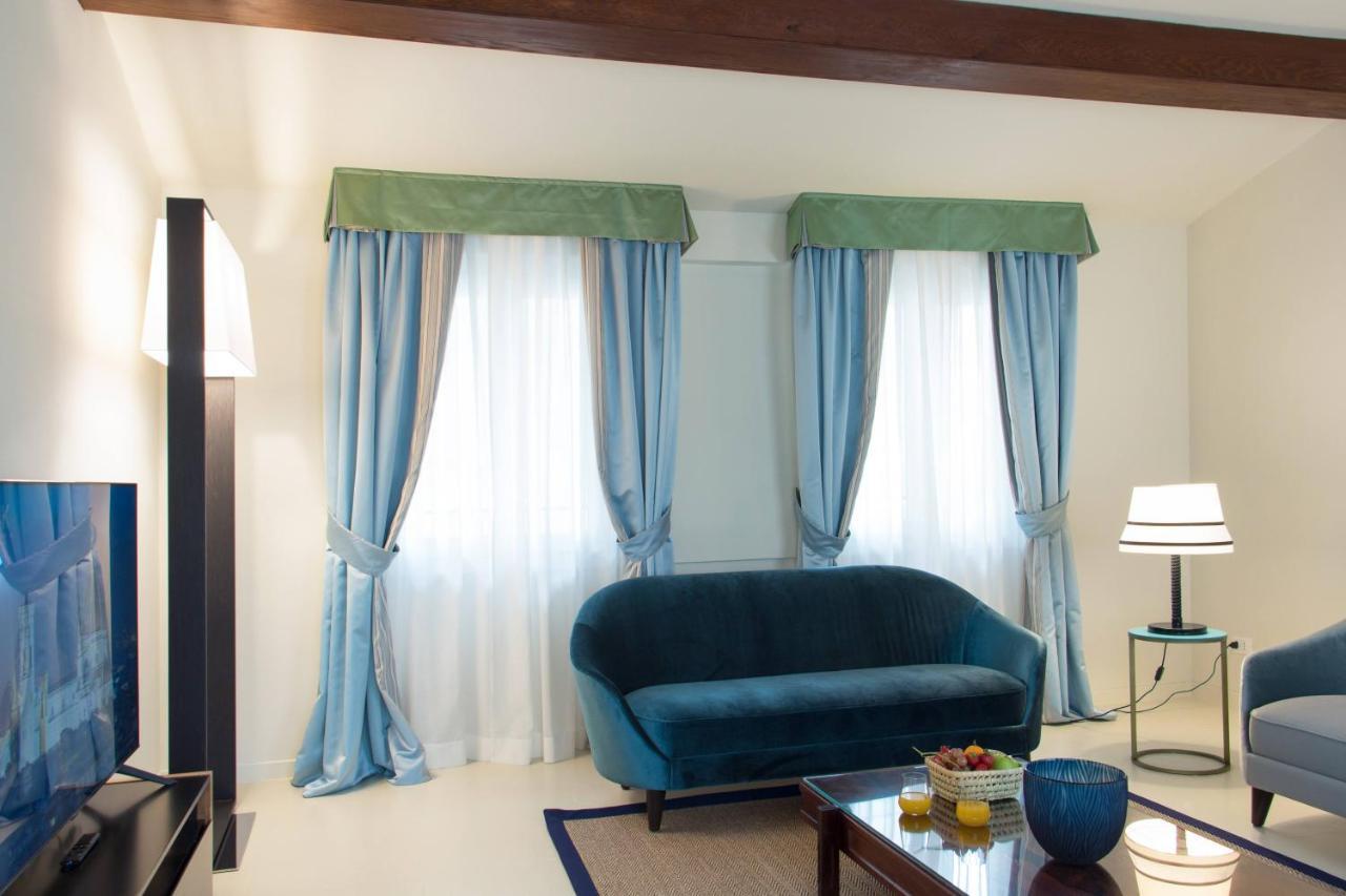 Apartment Dafne Magnificent Attic Overlooking The Duomo